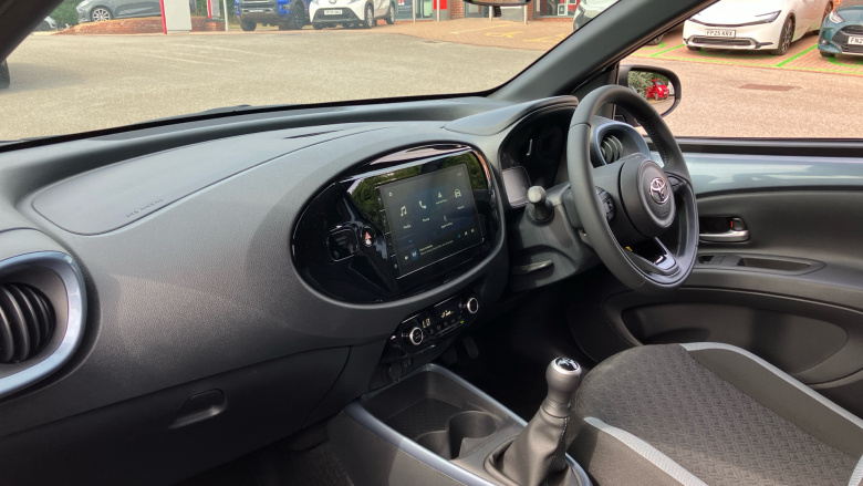 Toyota Aygo X 1.0 VVT-i Edge 5dr Petrol Hatchback
